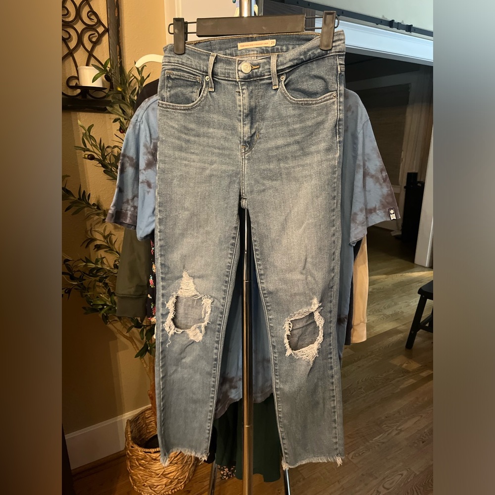 Levi 724 High Rise Straight Leg Crop Jeans